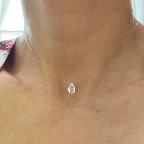 ДАМСКО НЕЖНО КОЛИЕ С КРИСТАЛ СВАРОВСКИ/SWAROVSKI НА ПРОЗРАЧНА КОРДА Капка ДАМСКО НЕЖНО КОЛИЕ С КРИСТАЛ СВАРОВСКИ/SWAROVSKI НА ПРОЗРАЧНА КОРДА Капка